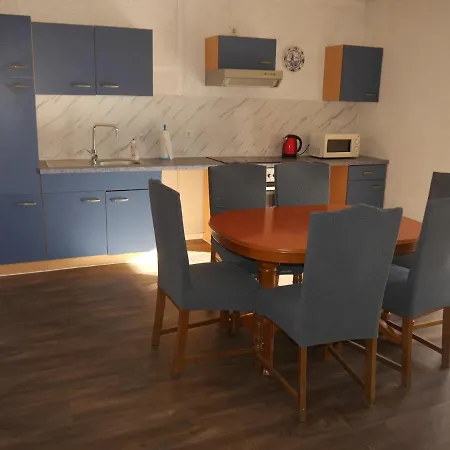 Gemuetliche Ferienwohnung Mit Kamin Und Garten - 10 Minuten Von Templin * Milmersdorf