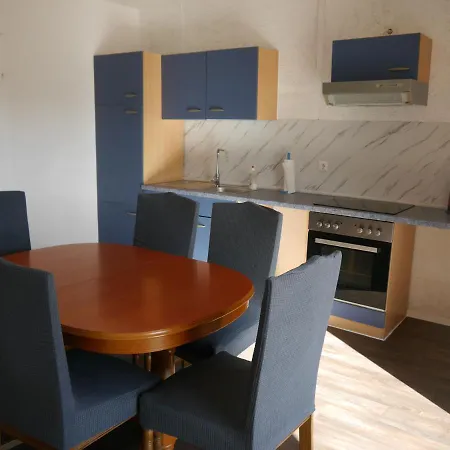 Camping Gemuetliche Ferienwohnung Mit Kamin Und Garten - 10 Minuten Von Templin Milmersdorf
